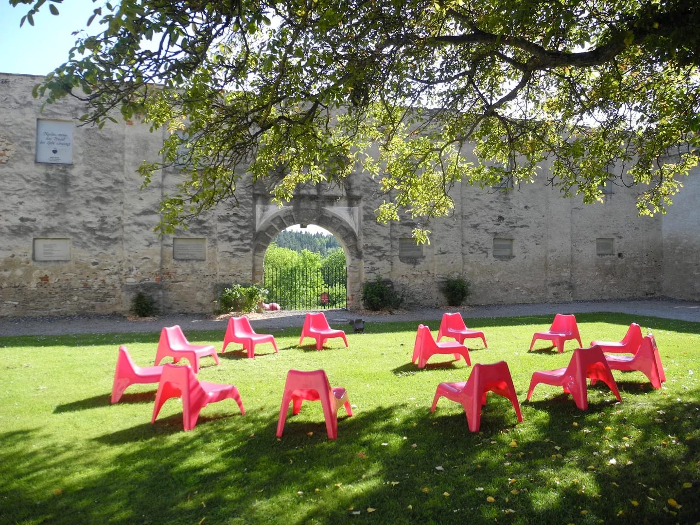 Gemütliche Sitzecke im Kloster Pernegg