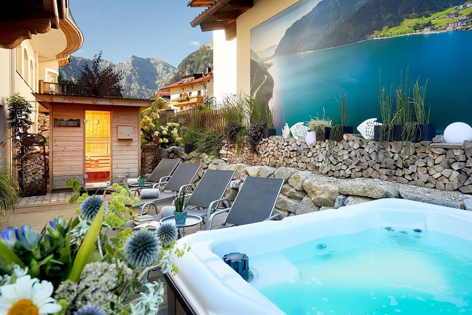Whirlpool auf der Spa-Terrasse