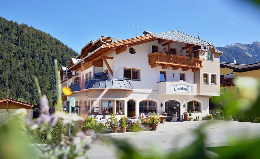 Boutique Hotel Central in Pertisau, Außenansicht