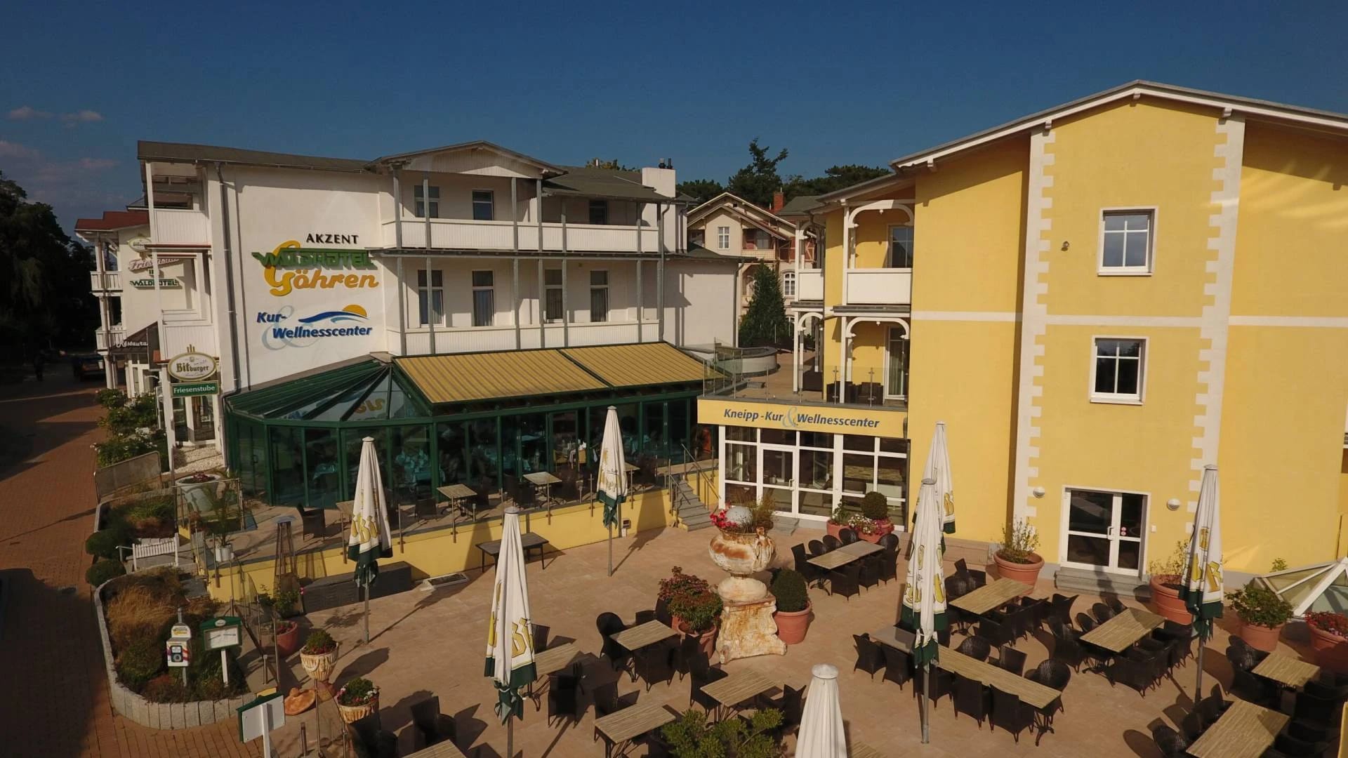 Waldhotel Spa Rügen, Außenansicht mit Terrasse